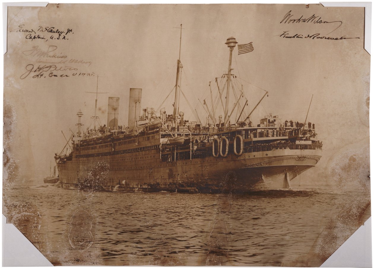 U.S.S. George Washington, kolem roku 1918 (sépiová fotografie) od American Photographer