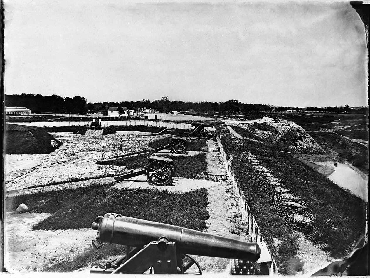 Pohled na dělostřelectvo ve Fort Carroll u Washingtonu, DC, c.1865 od American Photographer