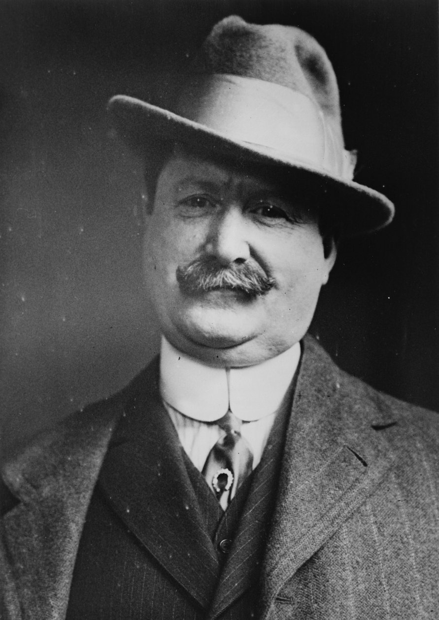 William J. Burns, 1927 od American Photographer