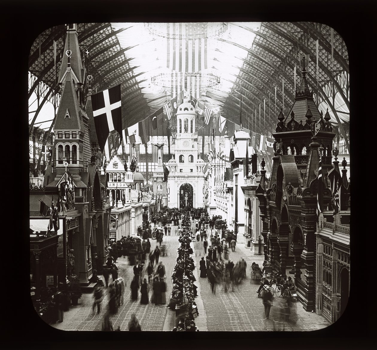 Worlds Columbian Exposition: Liberal Arts Building, Chicago, 1893 (skluzavka s lucernou) od American Photographer