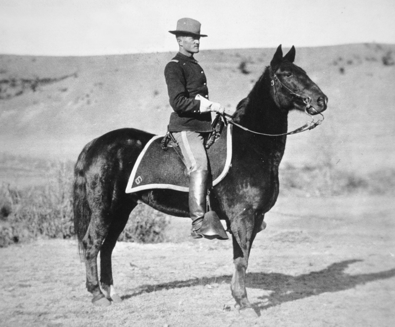 poručík John J. Pershing (1860-1948) 6. americký jízdní pluk od American Photographer