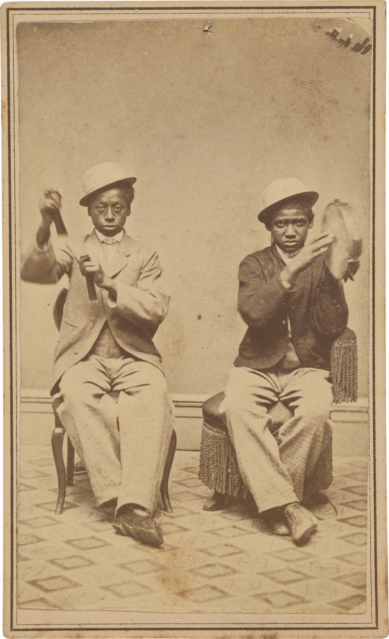 "Bell Boys at the Barrett House, Burlington, Iowa",c. 1863 (foto) od American Photographer