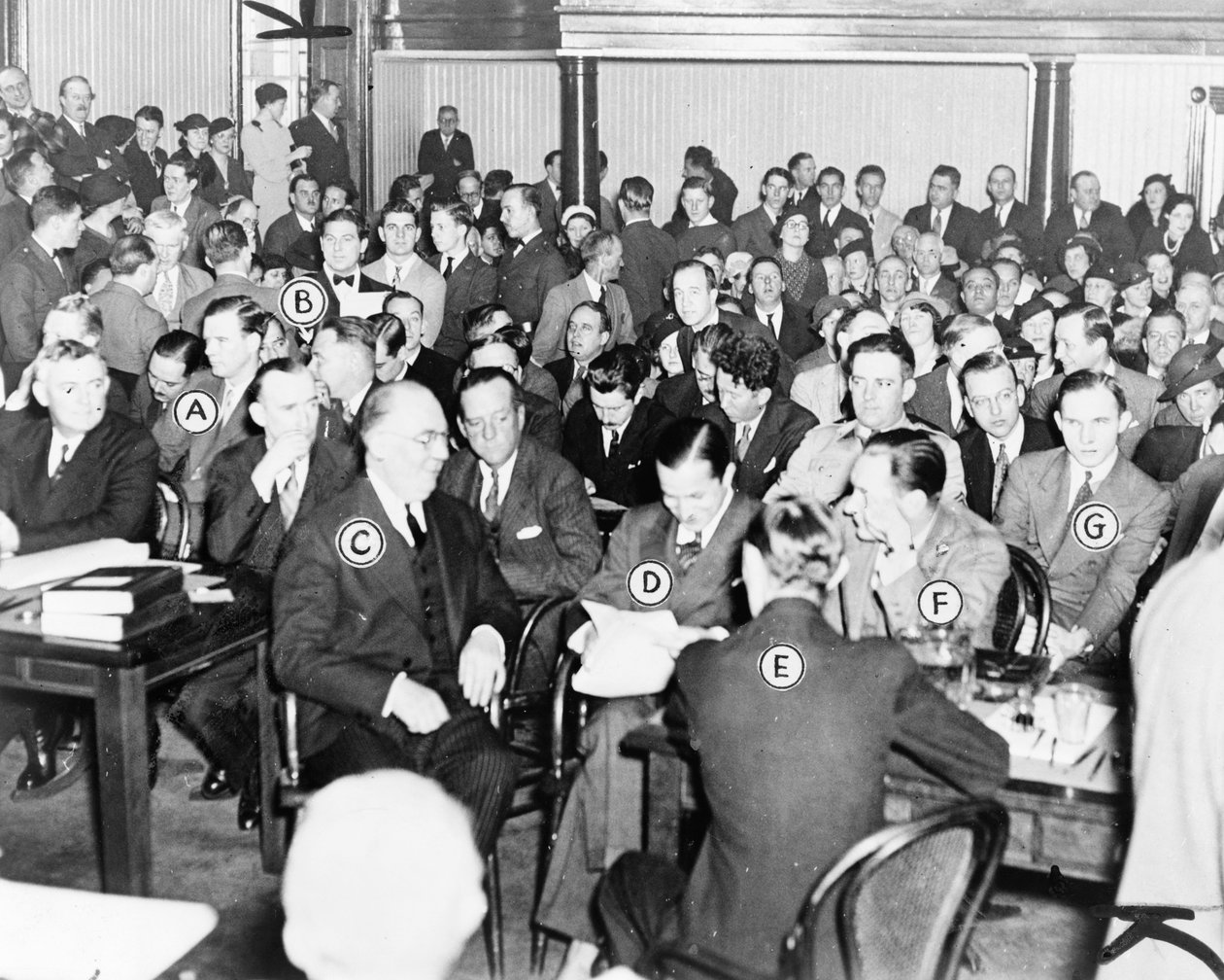 Soud v New Jersey zahájil proces s Brunem Richardem Hauptmannem (zcela vpravo) za únos a smrt dítěte Charlese Lindbergha, 1935 od American Photographer
