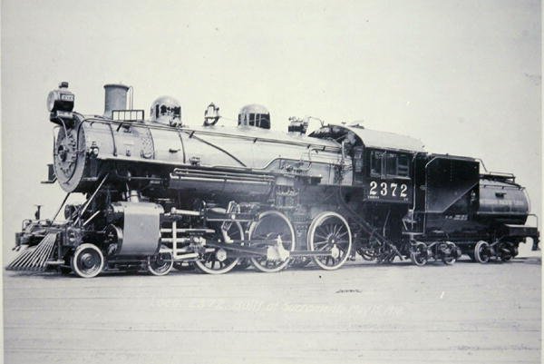 Motor 2372 třídy T-32 železnice Southern Pacific Railroad (černobílá fotografie) od American Photographer