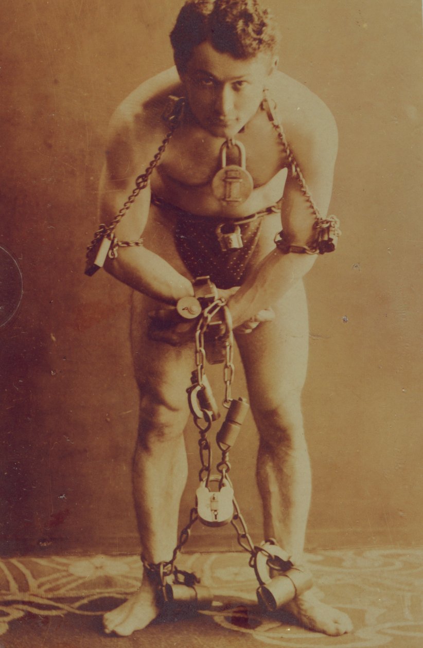 Harry Houdini v řetězech, kolem roku 1899 od American Photographer