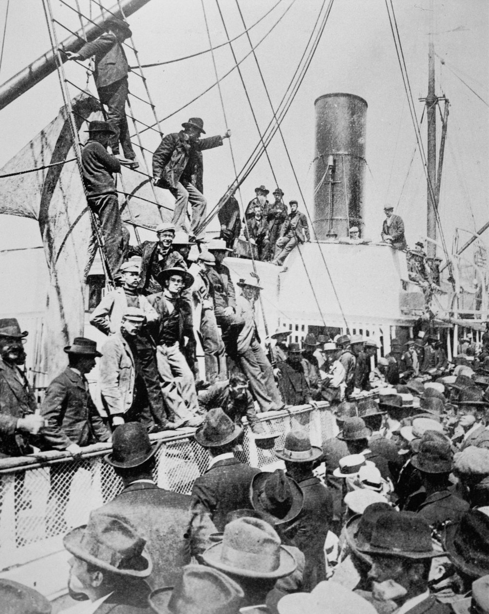 Nadějní prospektoři opouštějí Vancouver během zlaté horečky na Klondiku (1897-98) 1898 (černobílá fotografie) od American Photographer