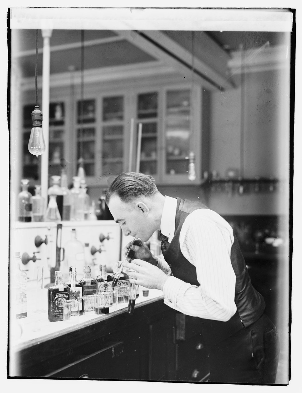 Chemik Internal Revenue Bureau G.F. Beyer od American Photographer