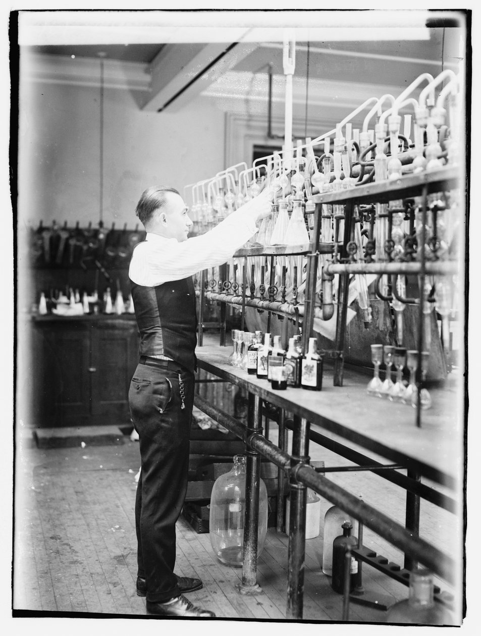 Chemik Internal Revenue Bureau G.F. Beyer od American Photographer