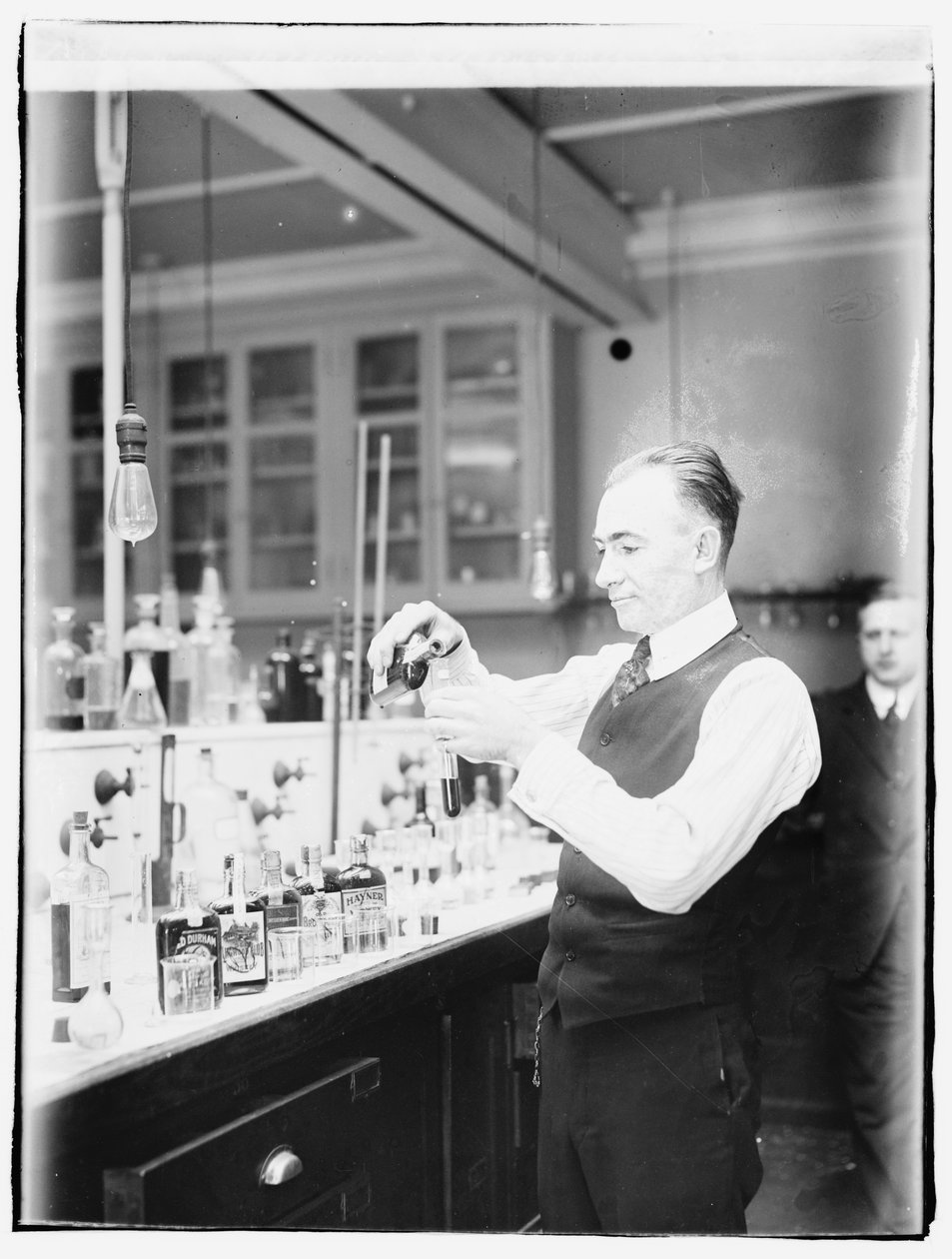 Chemik Internal Revenue Bureau G.F. Beyer od American Photographer