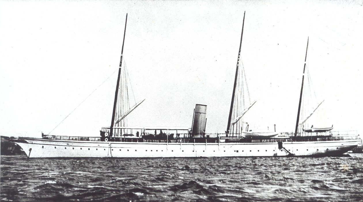 Luxusní jachta Johna Astora, kolem roku 1910 (černobílá fotografie) od American Photographer