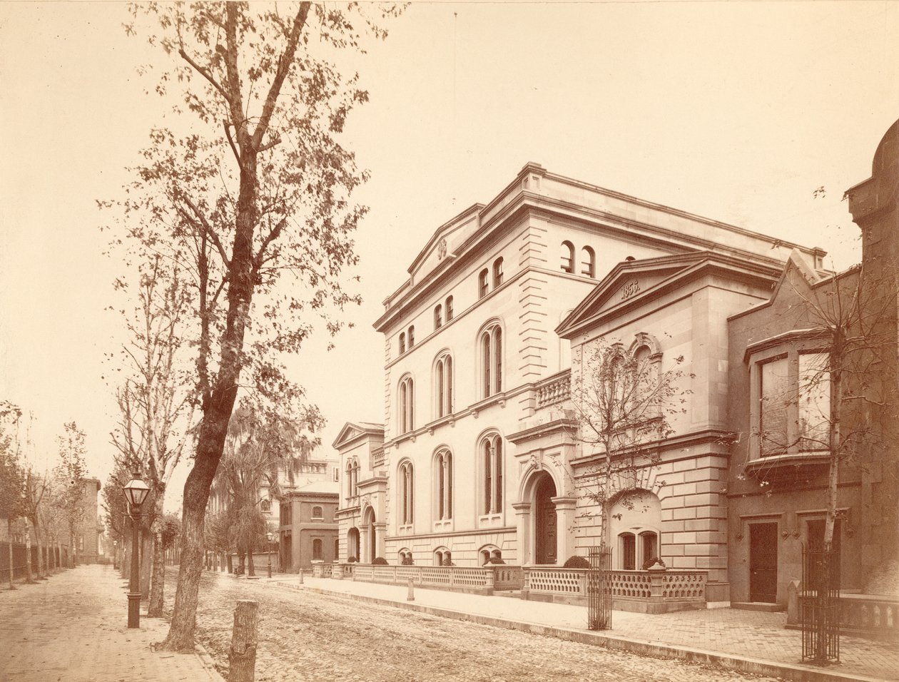 Joseph Harrison Residence, 227 South 18th, East Rittenhouse Square, 1866 (tisk alba) od American Photographer