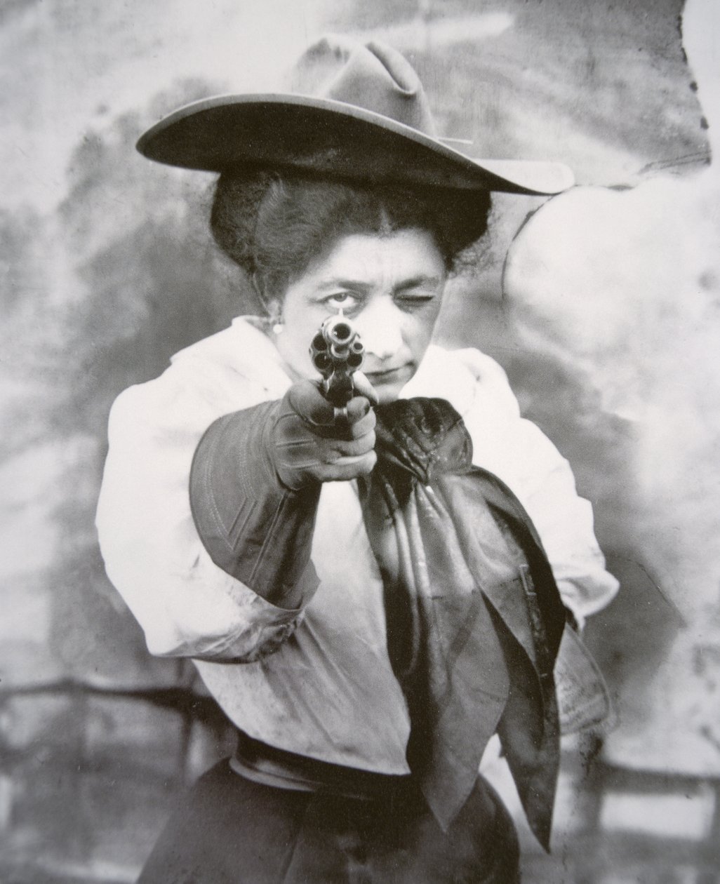 May Lillie (černobílá fotografie) od American Photographer