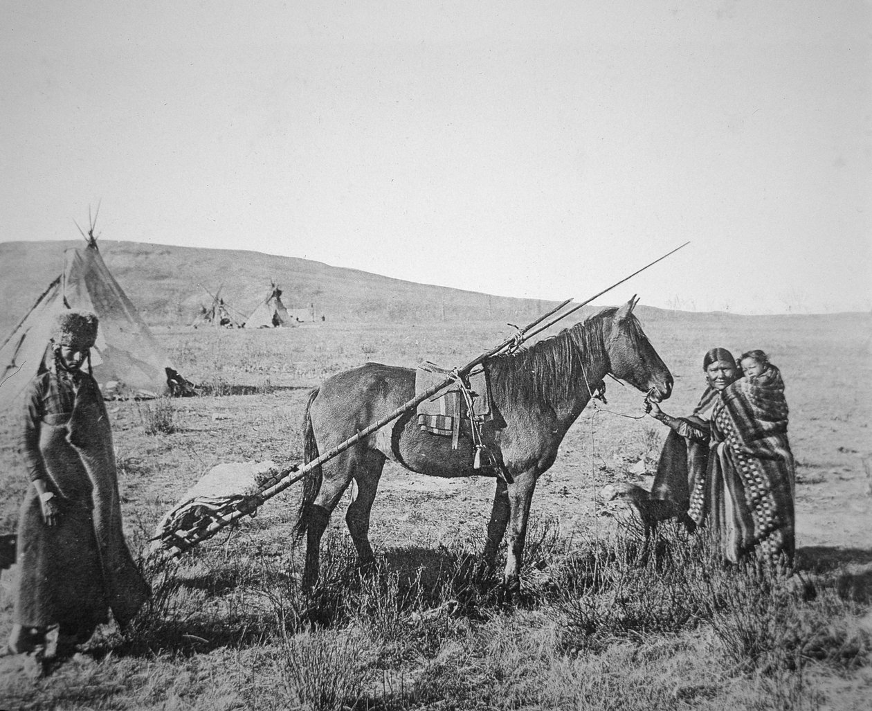 Indiáni z kmene Cree ze západní Kanady, kolem roku 1890 (černobílá fotografie) od American Photographer