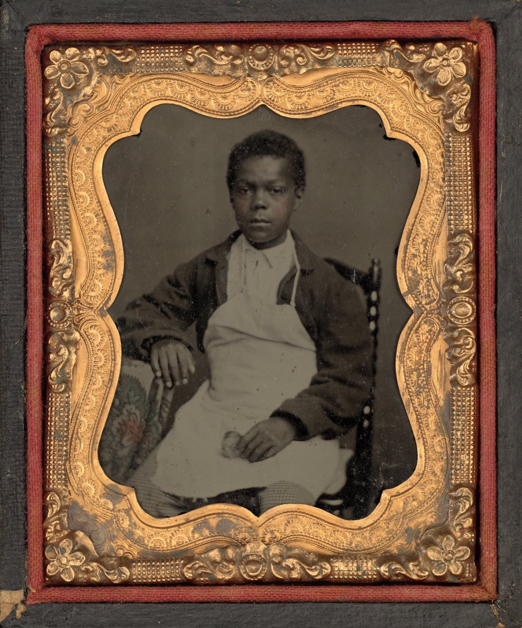 Portrét chlapce držícího hliněnou dýmku,c. 1860 (foto) od American Photographer