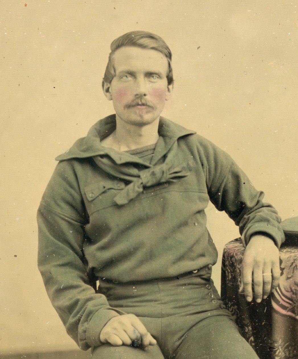 Portrét námořníka v unijní uniformě, kolem roku 1861 (foto typu béžová) od American Photographer