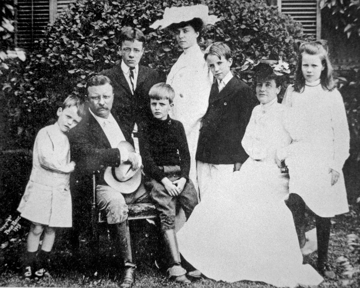 Prezident Theodore Roosevelt s manželkou a rodinou od American Photographer