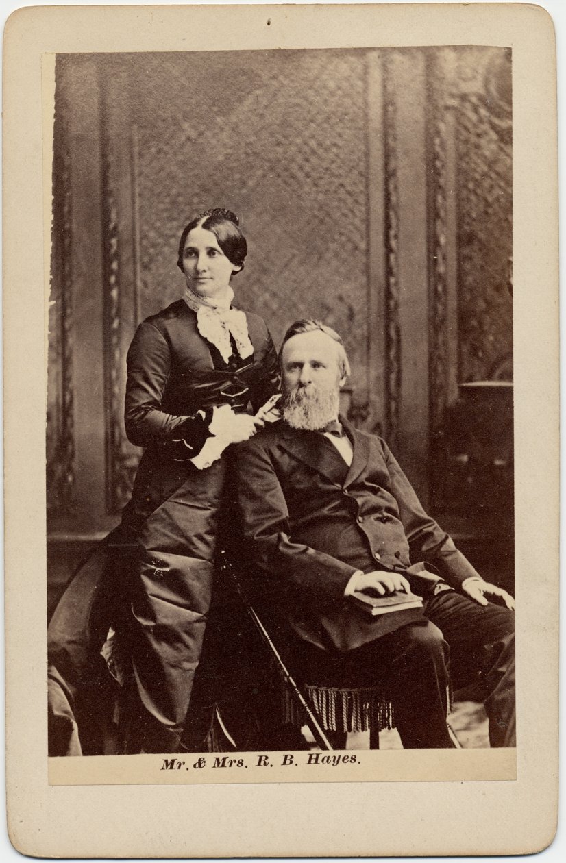 Rutherford Birchard Hayes (1822-93), 19. prezident USA, a Lucy Ware Webb Hayes (1831-89), jeho manželka (foto alba) od American Photographer