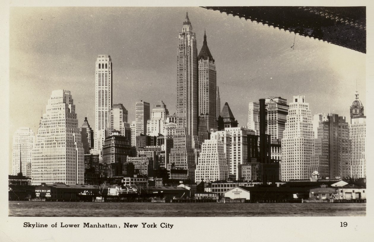 Panorama dolního Manhattanu, New York, USA (čb fotografie) od American Photographer
