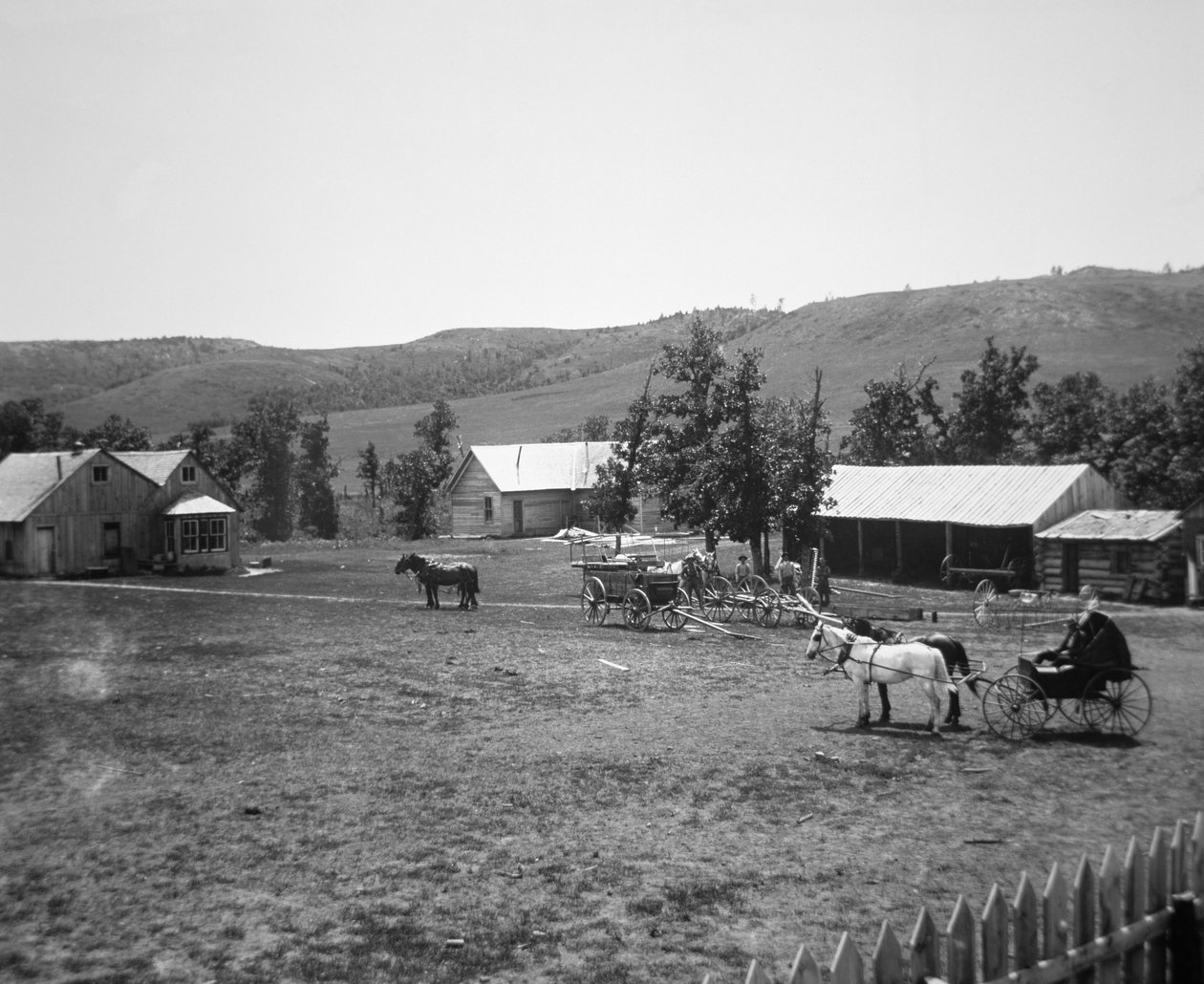 The Haylie Ranch, Crook County, Wyoming, kolem roku 1890 (černobílá fotografie) od American Photographer