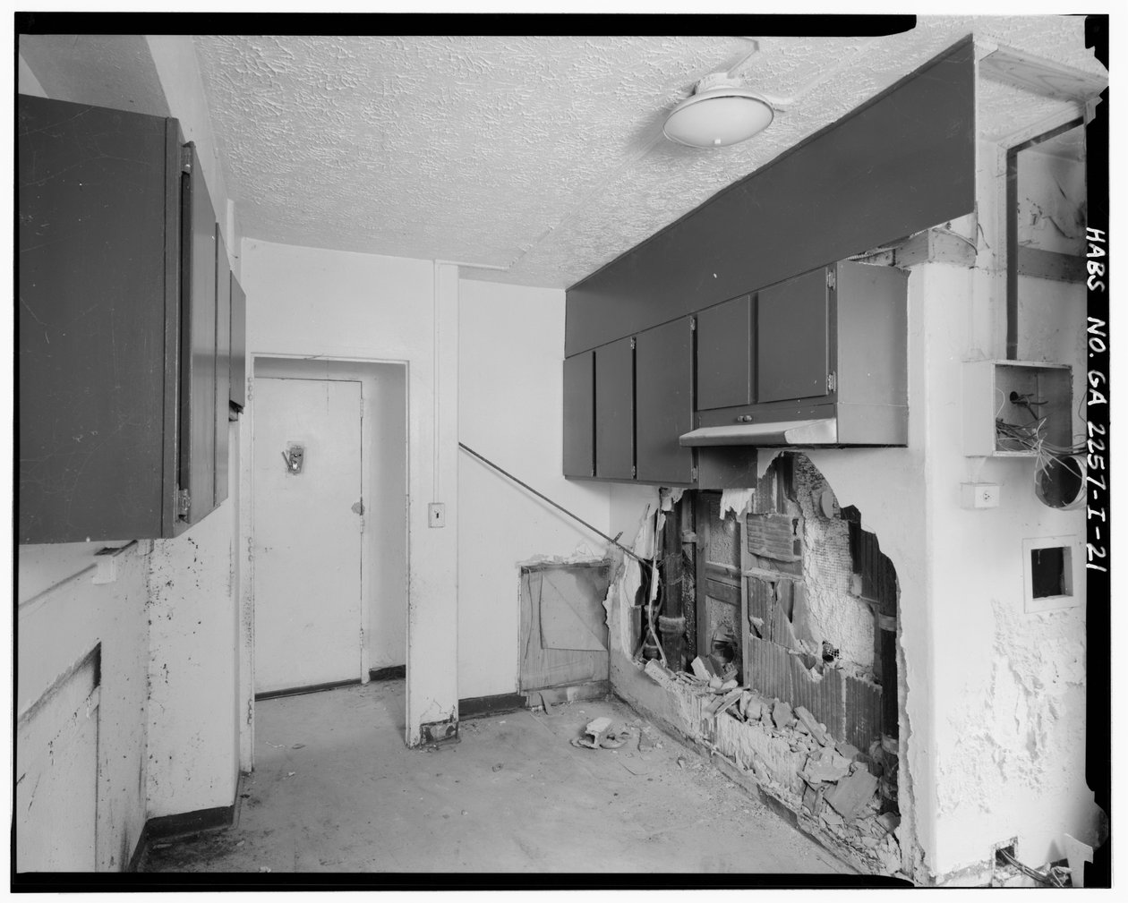 Typická kuchyně, byt 3+1. – Techwood Homes, budova č. 6, 465 Techwood Drive & 119-125 Hunnicutt Street, Atlanta, Fulton County, GA od American Photographer
