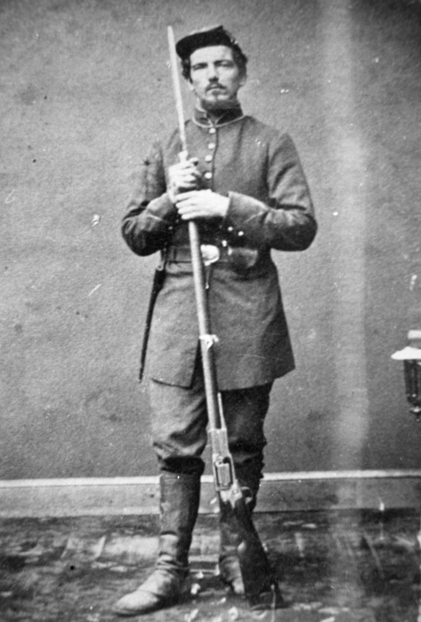 Svazový voják Berdanových ostrostřelců (č/b foto) od American Photographer