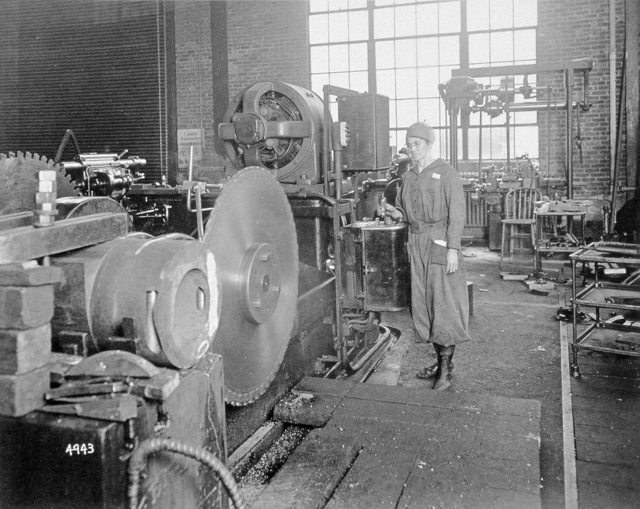 Ženy pracující v továrně během první světové války, kolem roku 1917 od American Photographer