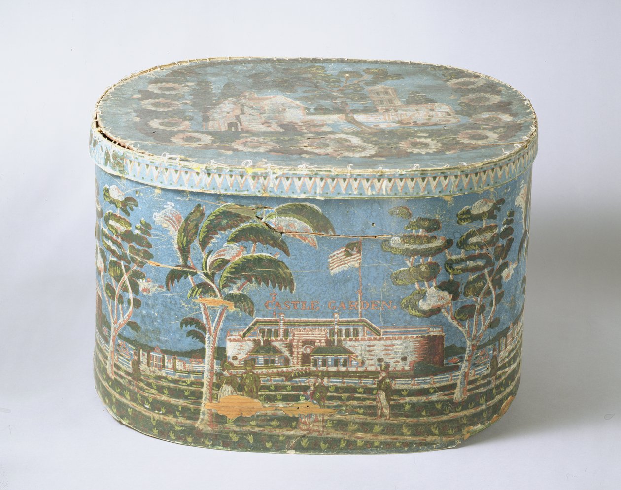 Bandbox pokrytý papírem s blokovým potiskem zobrazující pohled na hrad, kolem roku 1835 (karton a papír) od American School