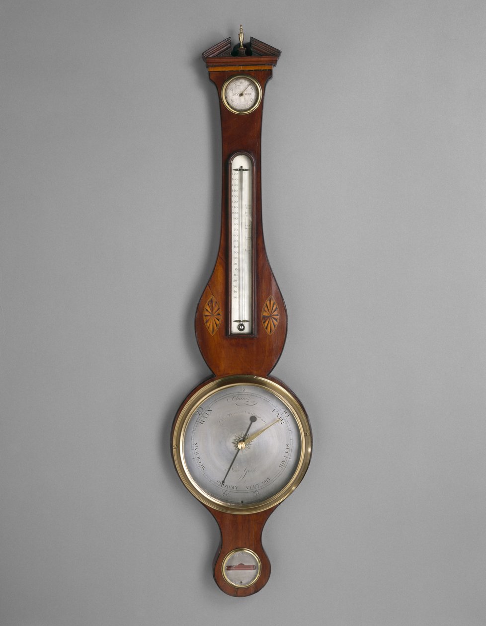 barometr, c. 1801-1804 (mahagonová dýha a neidentifikovaná intarzie; smrk a dřín) od American School