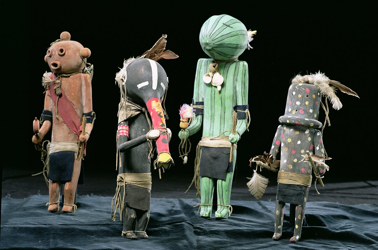 Čtyři panenky Kachina od American School