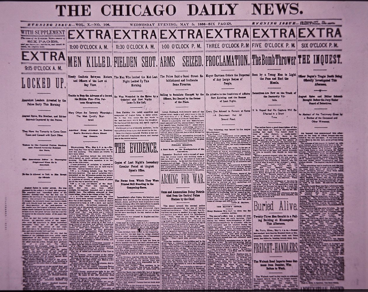 Titulní strana deníku The Chicago Daily News hlásí chicagský Haymarket Labor Riot, 5. května 1886 (novinový papír) od American School