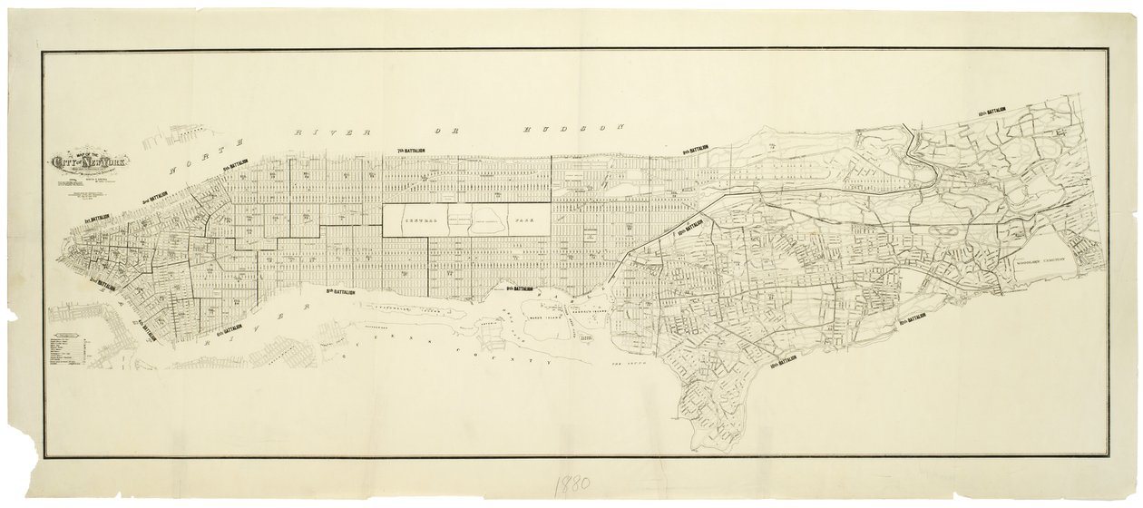 Mapa města New York, vytvořená pod vedením komisařů Metropolitního hasičského sboru, znázorňující umístění budov ve vlastnictví a užívání Metropolitního hasičského sboru a Metropolitního policejního oddělení od American School