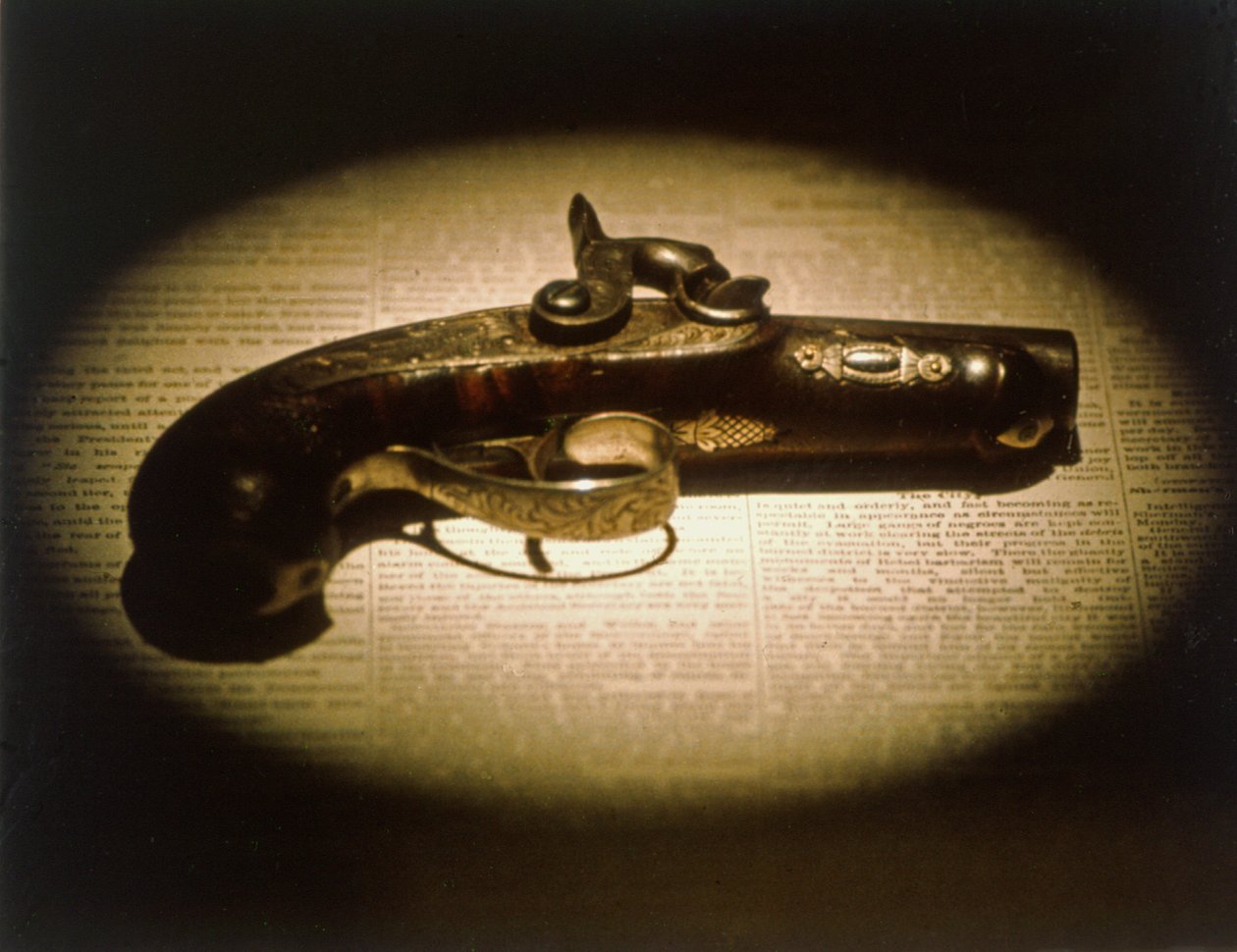 Kalibr .44 Deringer použitý k atentátu na Abrahama Lincolna (1809-65) John Wilkes Booth (1838-65) 14. dubna 1865 (kombinovaná média) od American School