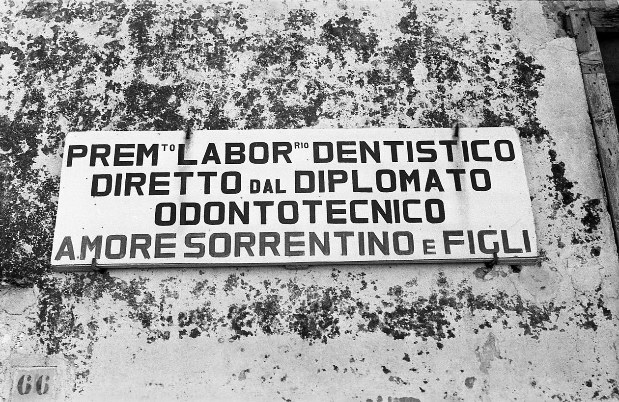 CROTONE, ZUBNÍ LABORATOŘ, od Ando Gilardi
