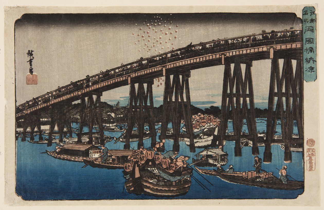 Užijte si večerní pohodu na mostě Rygoku (Rygoku-bashi n?ry?) (barevný dřevěný tisk) od Ando or Utagawa Hiroshige