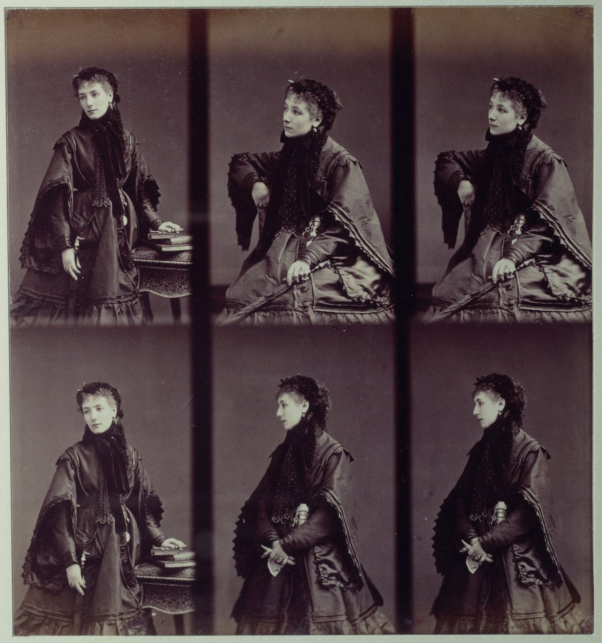 Portrét Sarah Bernhardtové (1844-1923) v městském kroji od Andre Adolphe Eugene Disderi