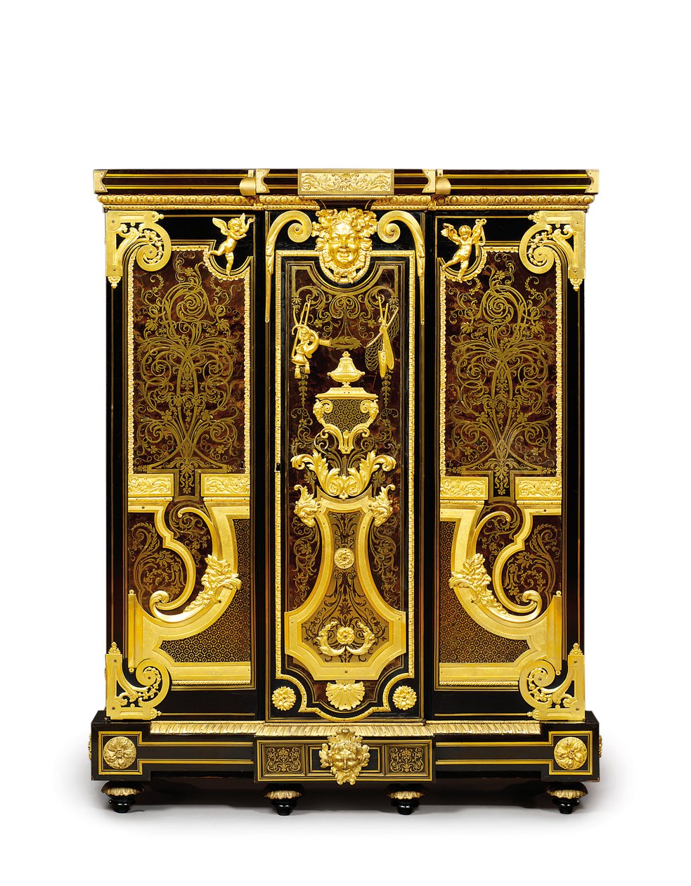 Louis XIV petit armoise, cca 1700-10 (ormolu, mosaz, želvovina, eben a intarzie) od Andre Charles (attr. to) Boulle