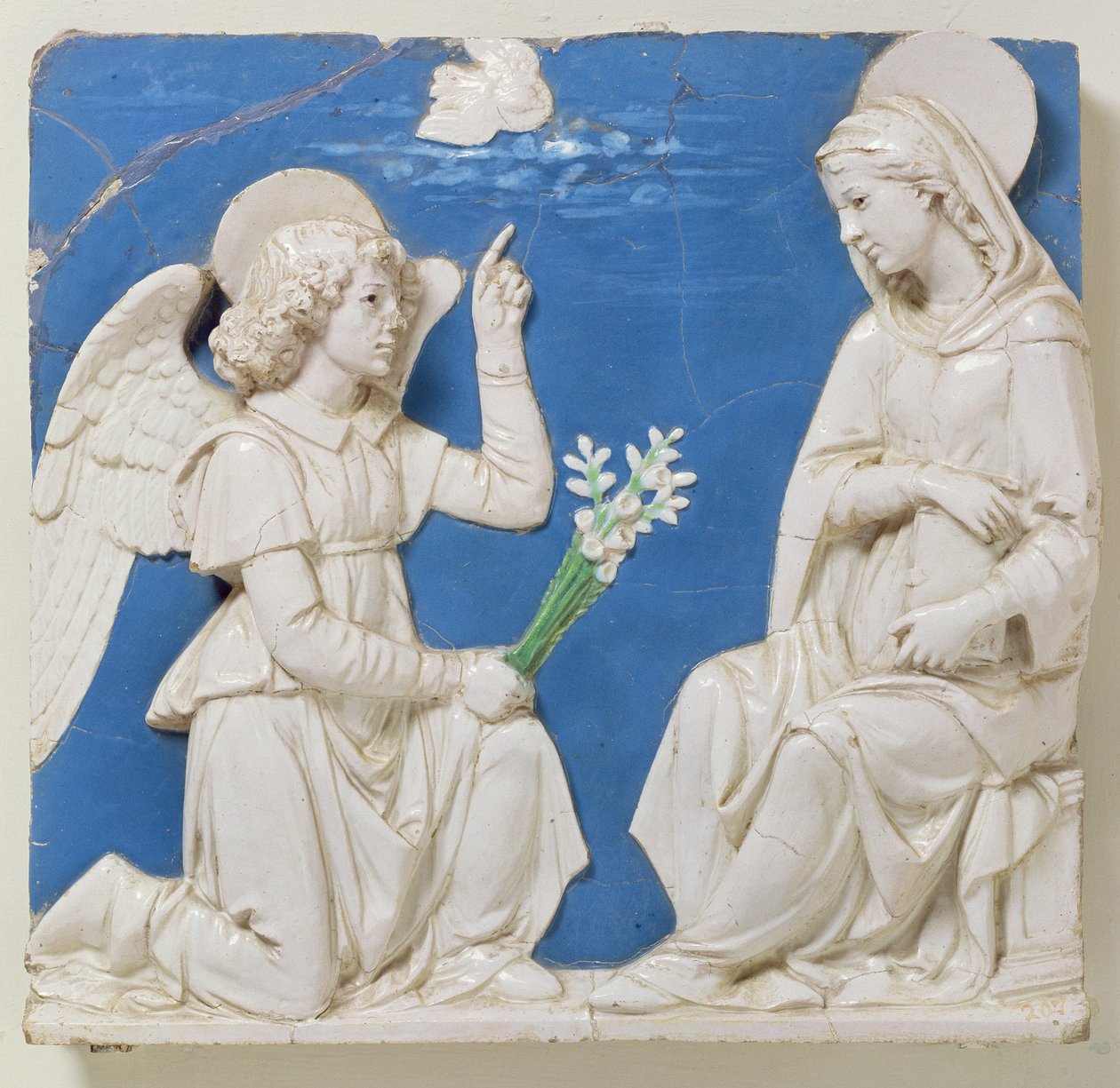 Zvěstování (glazovaná terakota) od Andrea Della Robbia