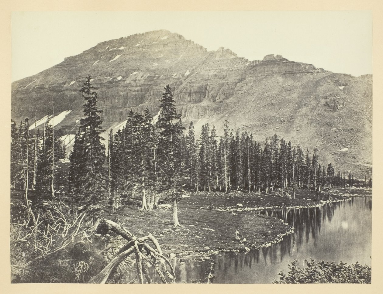 Jezero v čele Bear River, Uintah Mountain od Andrew Joseph Russell