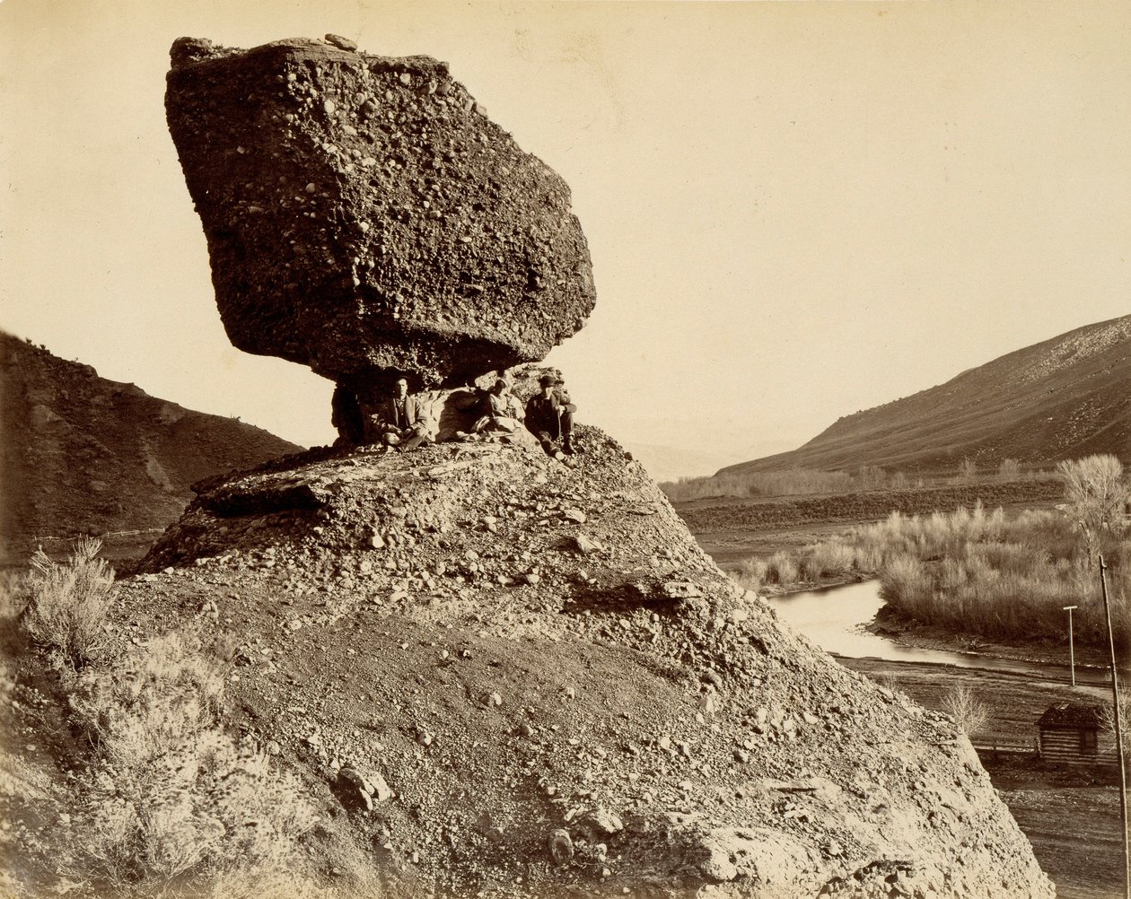 Sfinga v údolí, z knihy The Great West Illustrated in a Series of Photographic Views across the Continent taken along the line of the Union Pacific Railroad West from Omaha, Nebraska by A.J. Russell, Volume I (Velký západ ilustrovaný v sérii fotografických od Andrew Joseph Russell
