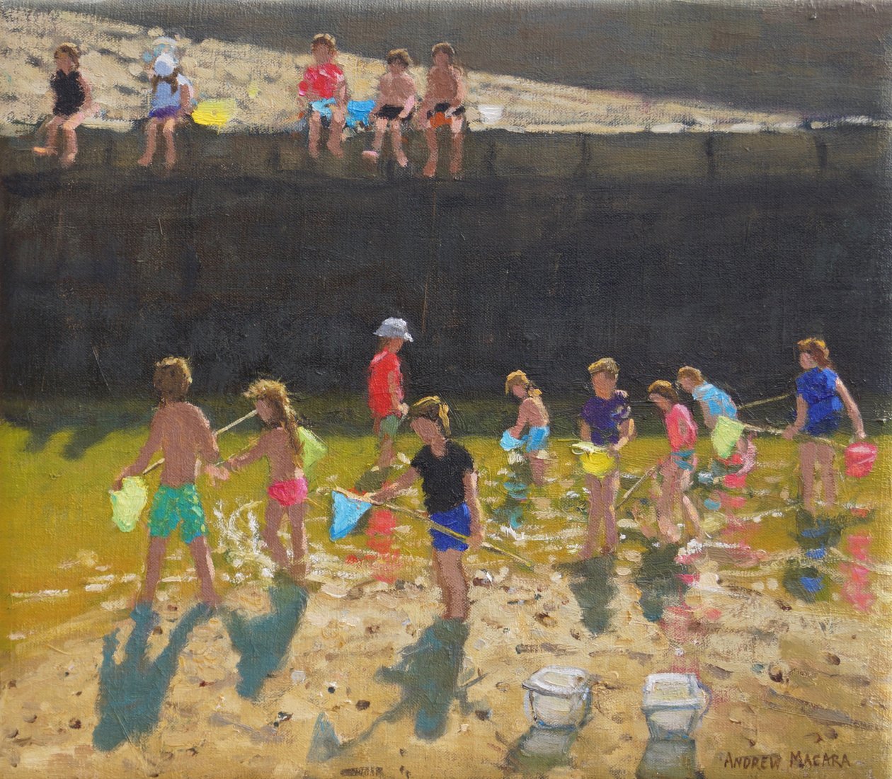 Krabování v přístavu, Bude, Cornwall, 2018, (olej na plátně) od Andrew Macara