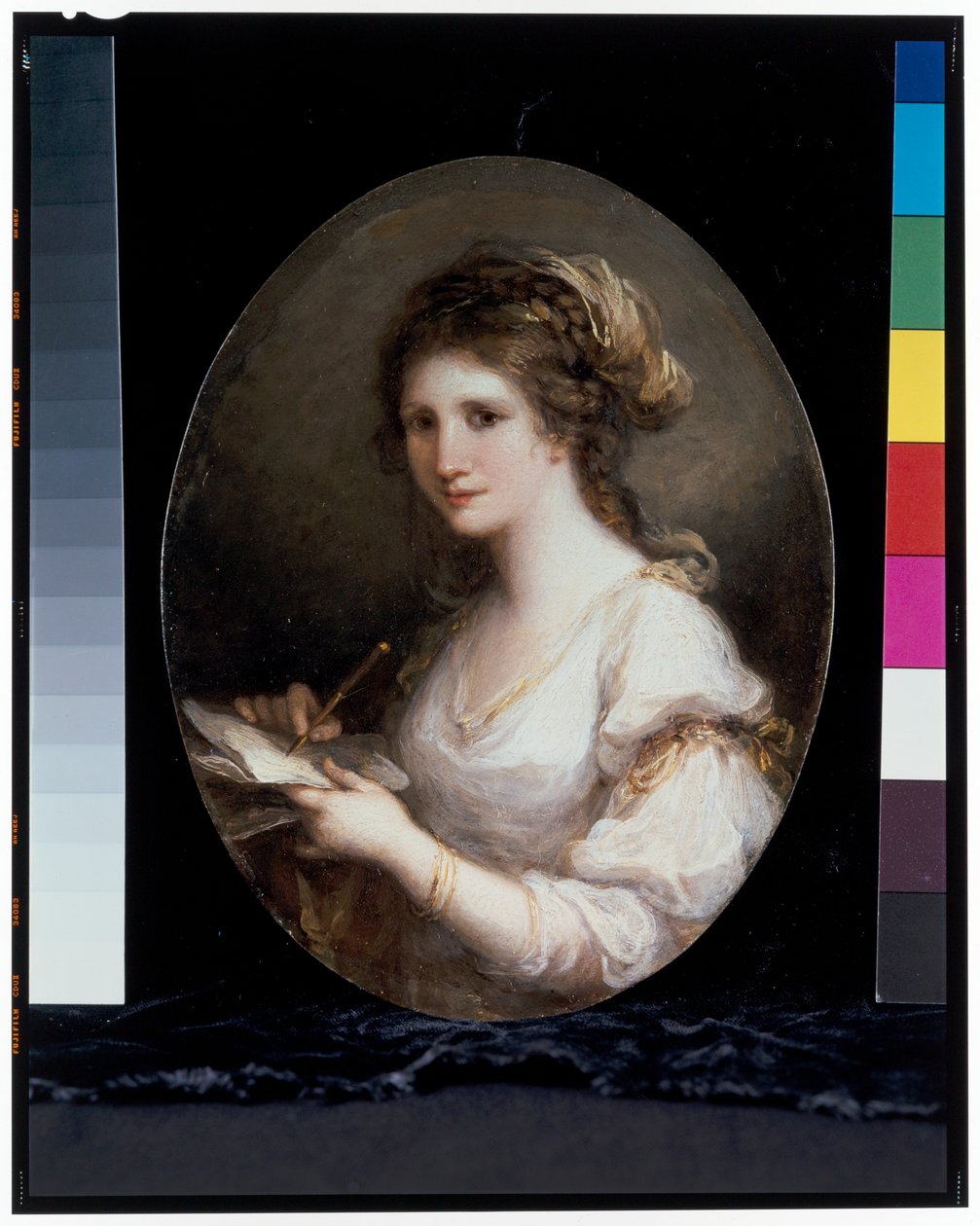 Předpokládaný autoportrét v hávu poezie, v bílých šatech, držící pero a papír od Angelica Kauffman