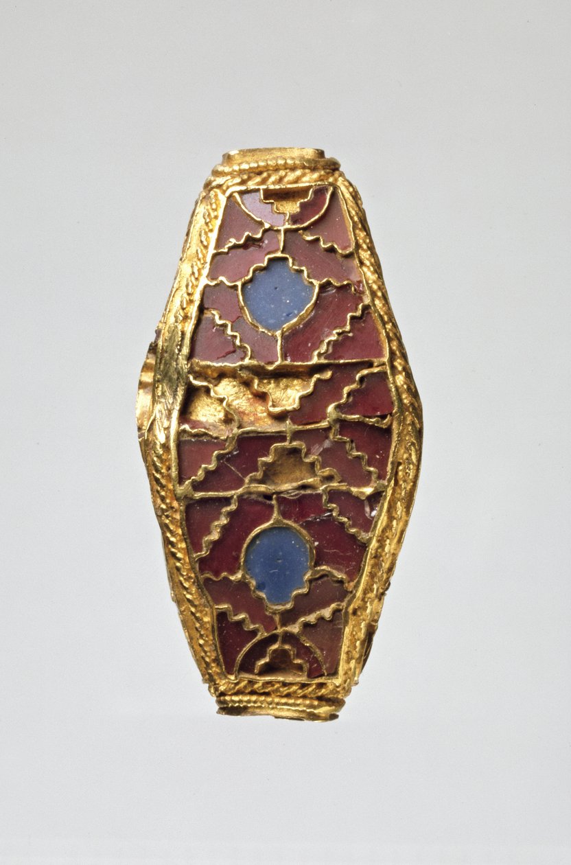 Čtyřstranný lentoidní korálek (smalt, granát a zlato) od Anglo Saxon