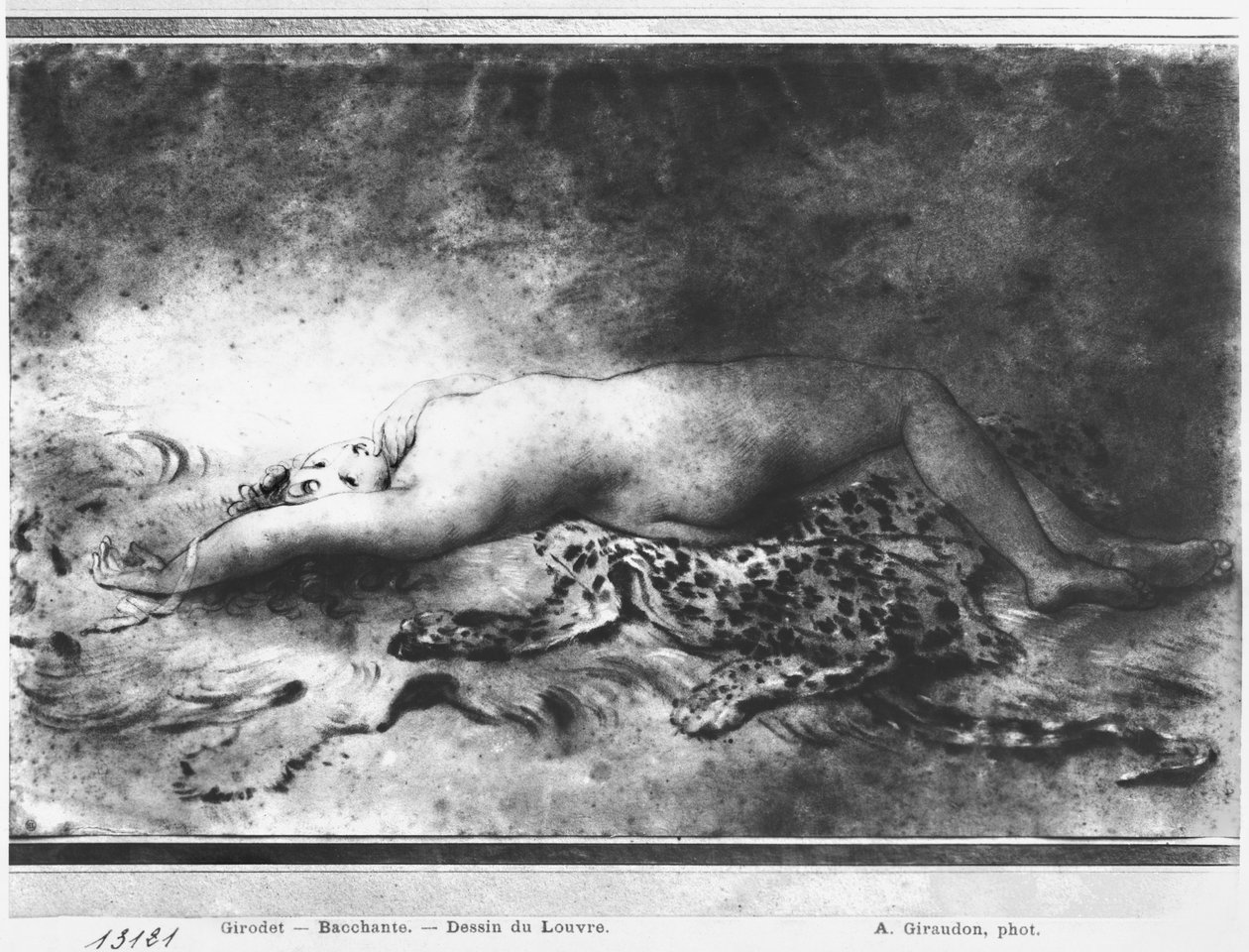 Nahá mladá dívka ležící na zvířecí kůži (pahýl a černá tužka na papíře) od Anne Louis Girodet de Roucy Trioson