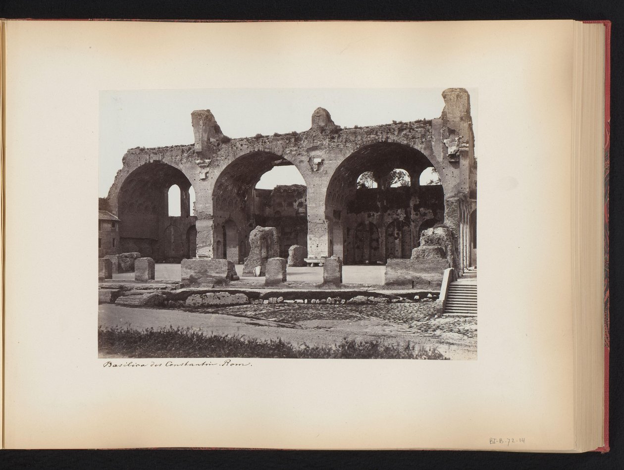 Pohled na baziliku Maxentius na Forum Romanum v Římě, Itálie Basilica des Constantine. rom (název na objektu) od Anonymous