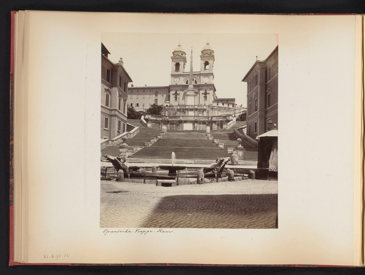 Pohled na Španělské schody, Piazza di Spagna a Trinità dei Monti v Římě, Itálie Španělské Treppe. rom (název na objektu) od Anonymous