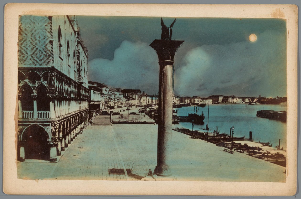 Pohled na náměstí svatého Marka s Colonne di San Marco a nároží Dóžecího paláce v Benátkách od Anonymous