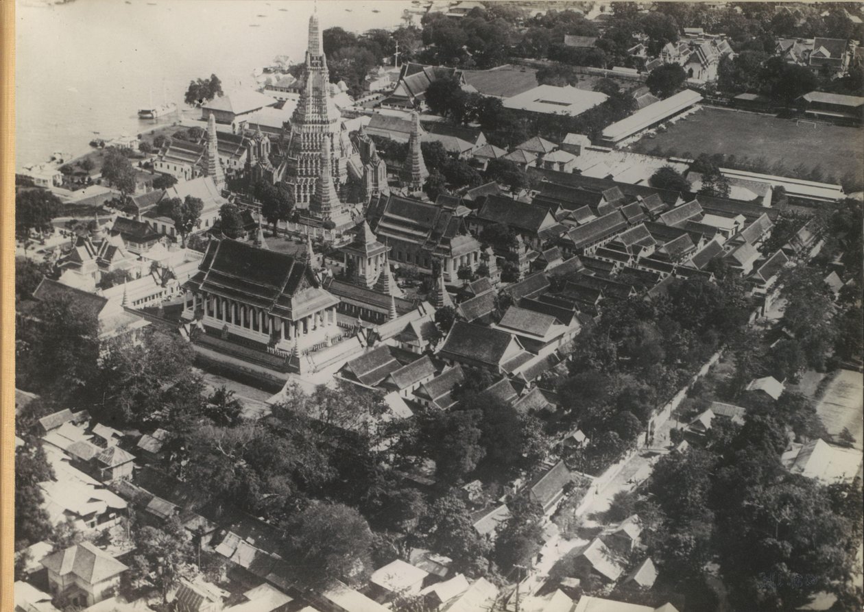 Chrámový komplex Wat Arun v Bangkoku při pohledu ze vzduchu od Anonymous