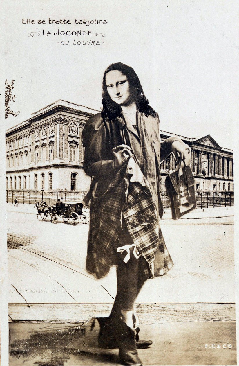 Detournee reprezentace „Mona Lisa“ od Leonarda de Vinci (Leonardo da Vinci) (1452-1519): Mona Lisa (Monna Lisa) zastoupená v kostkované sukni cestuje po celém světě. Komediální pohlednice upravená v době krádeže díla Vincenza Peruggiho od Anonymous Anonymous