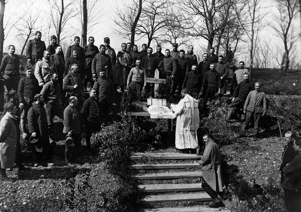 První světová válka (1914-1918): Nedělní mše ve Ferme de Canny (Canny-sur-Matz) (Department 60: Oise) v květnu 1915. Soukromá sbírka. od Anonymous Anonymous