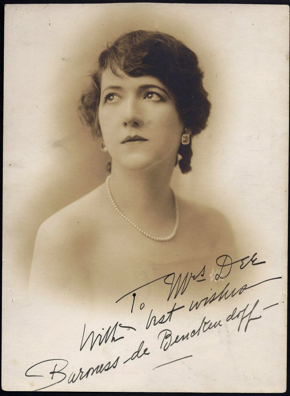 Moura Budberg - baronka Maria Ignatyevna Budberg (1891-1974), anonym. Fotografie, c. 1930, Soukromá sbírka od Anonymous Anonymous